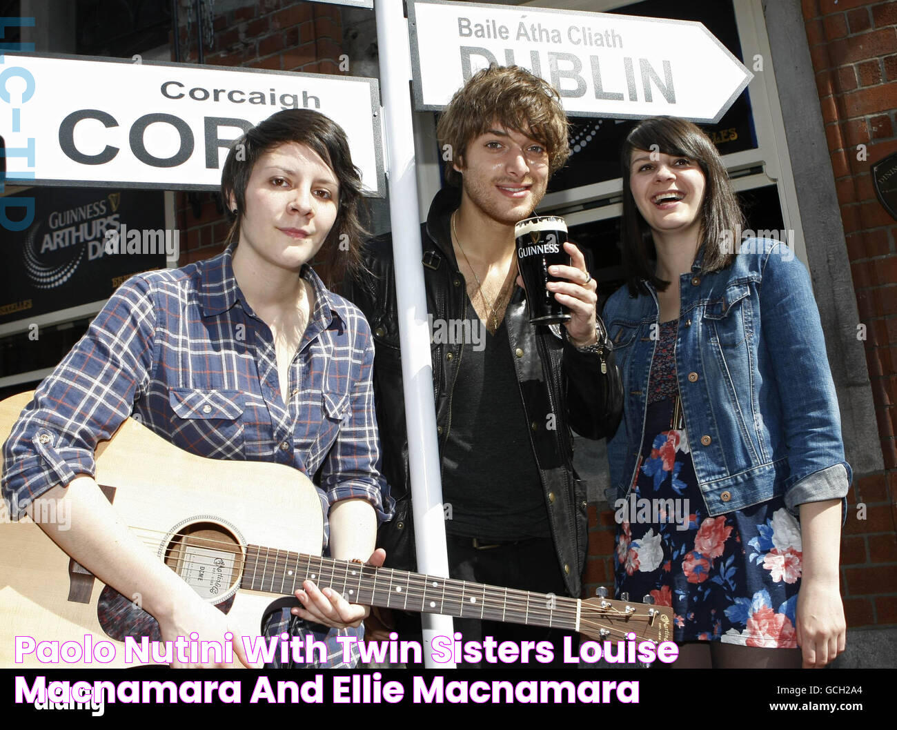 Paolo Nutini with twin sisters Louise Macnamara and Ellie Macnamara