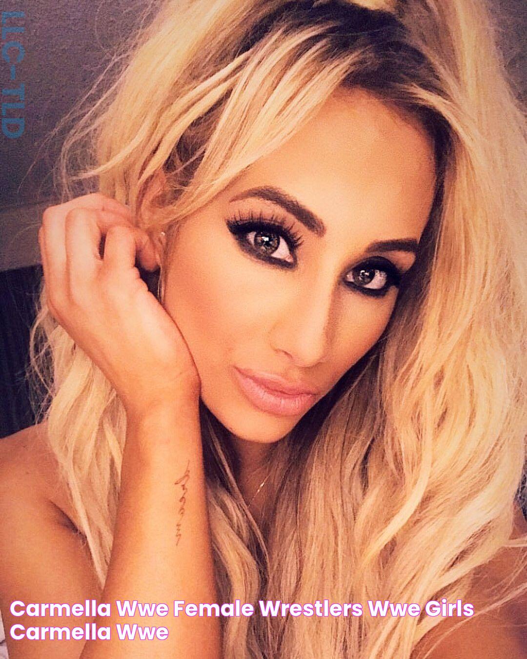 Carmella Wwe female wrestlers, Wwe girls, Carmella wwe