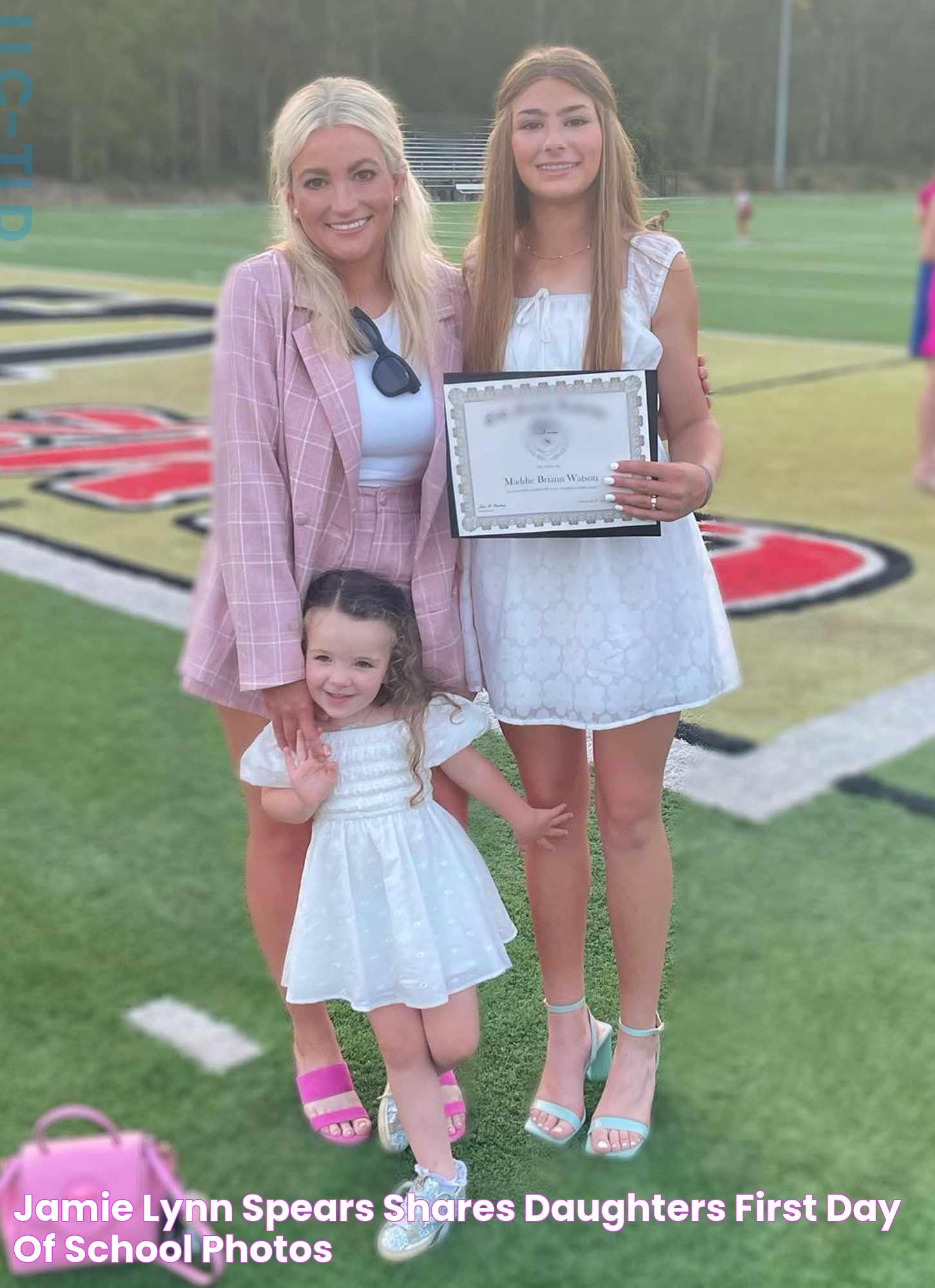 Jamie Lynn Spears Shares Daughters' First Day of School Photos