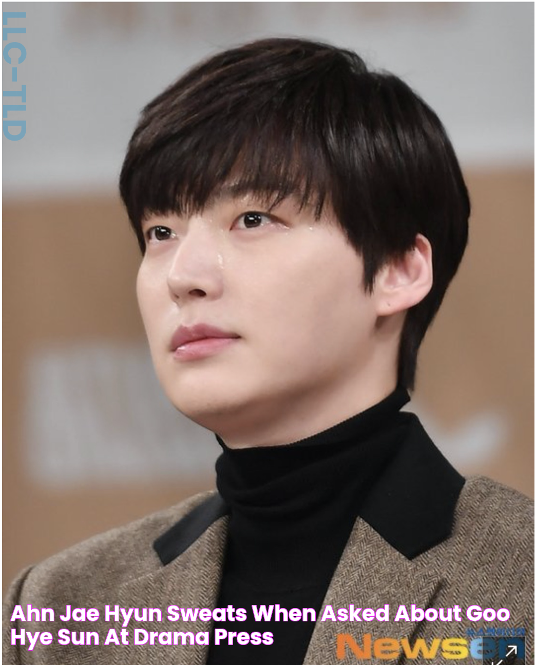 Ahn Jae Hyun sweats when asked about Goo Hye Sun at drama press