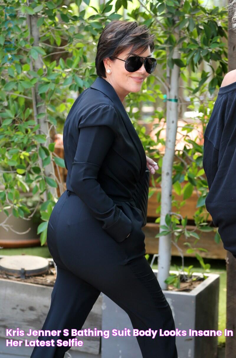 Kris Jenner's Bathing Suit Body Looks Insane in Her Latest Selfie!