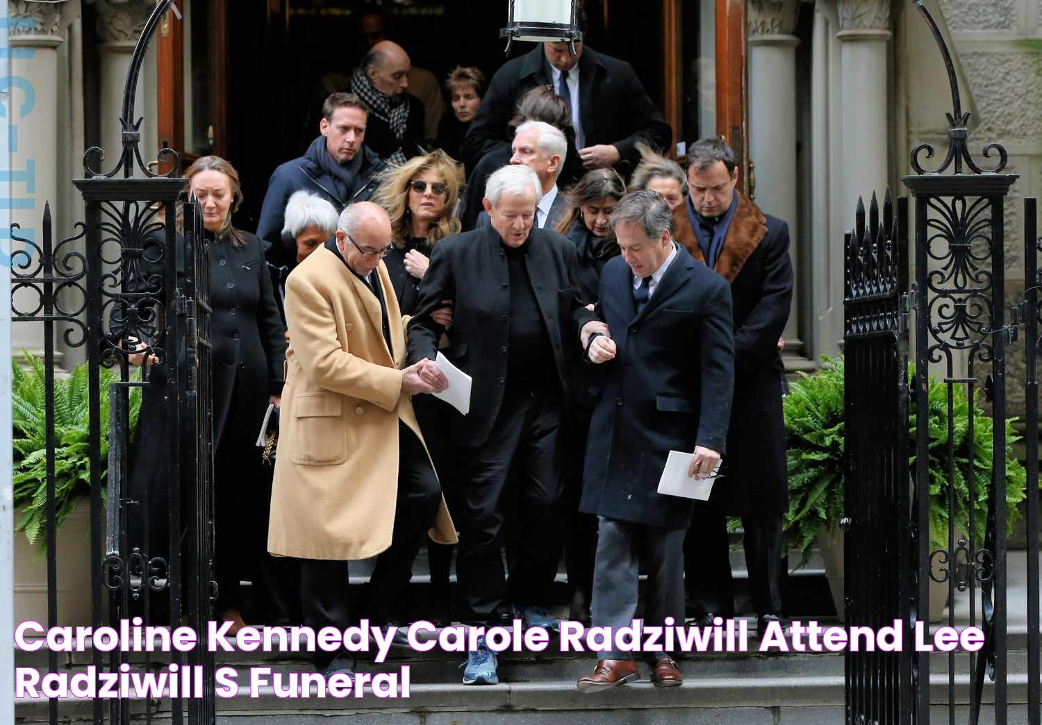 Caroline Kennedy, Carole Radziwill Attend Lee Radziwill's Funeral