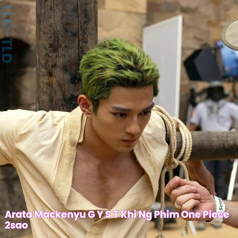 Arata Mackenyu gây sốt khi đóng phim One Piece 2sao