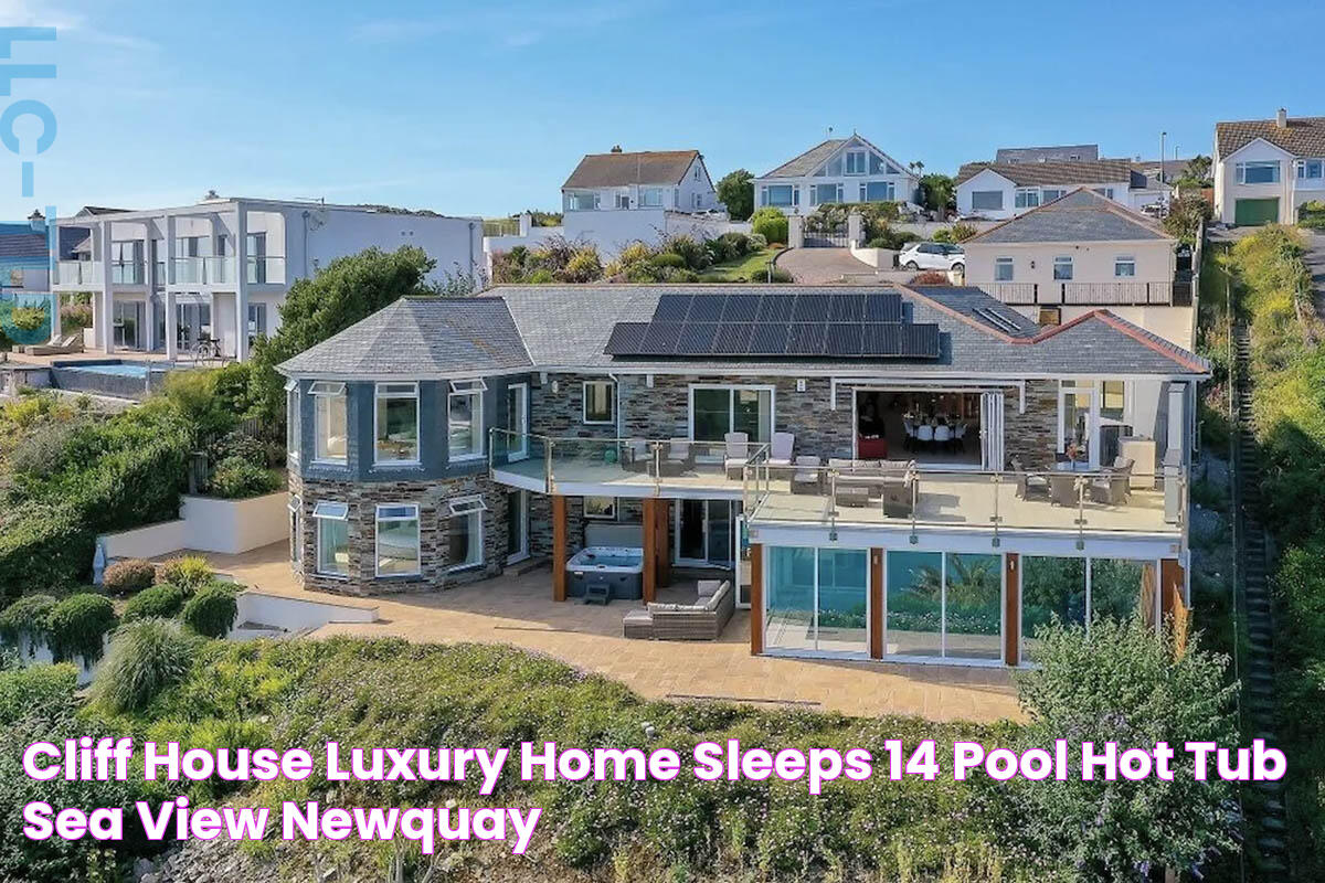 Cliff House Luxury Home (sleeps 14) Pool, Hot Tub, Sea View Newquay