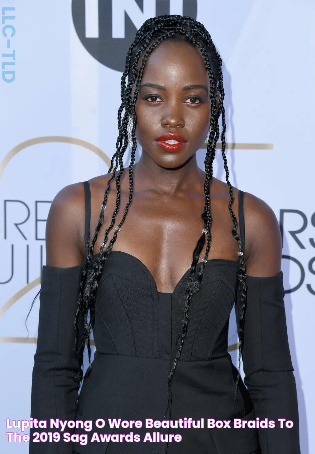 Lupita Nyong'o Wore Beautiful Box Braids to the 2019 SAG Awards Allure