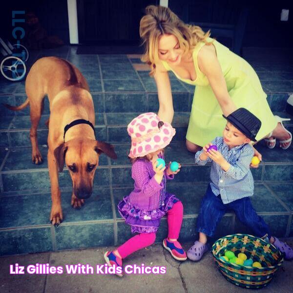 Liz Gillies with kids Chicas