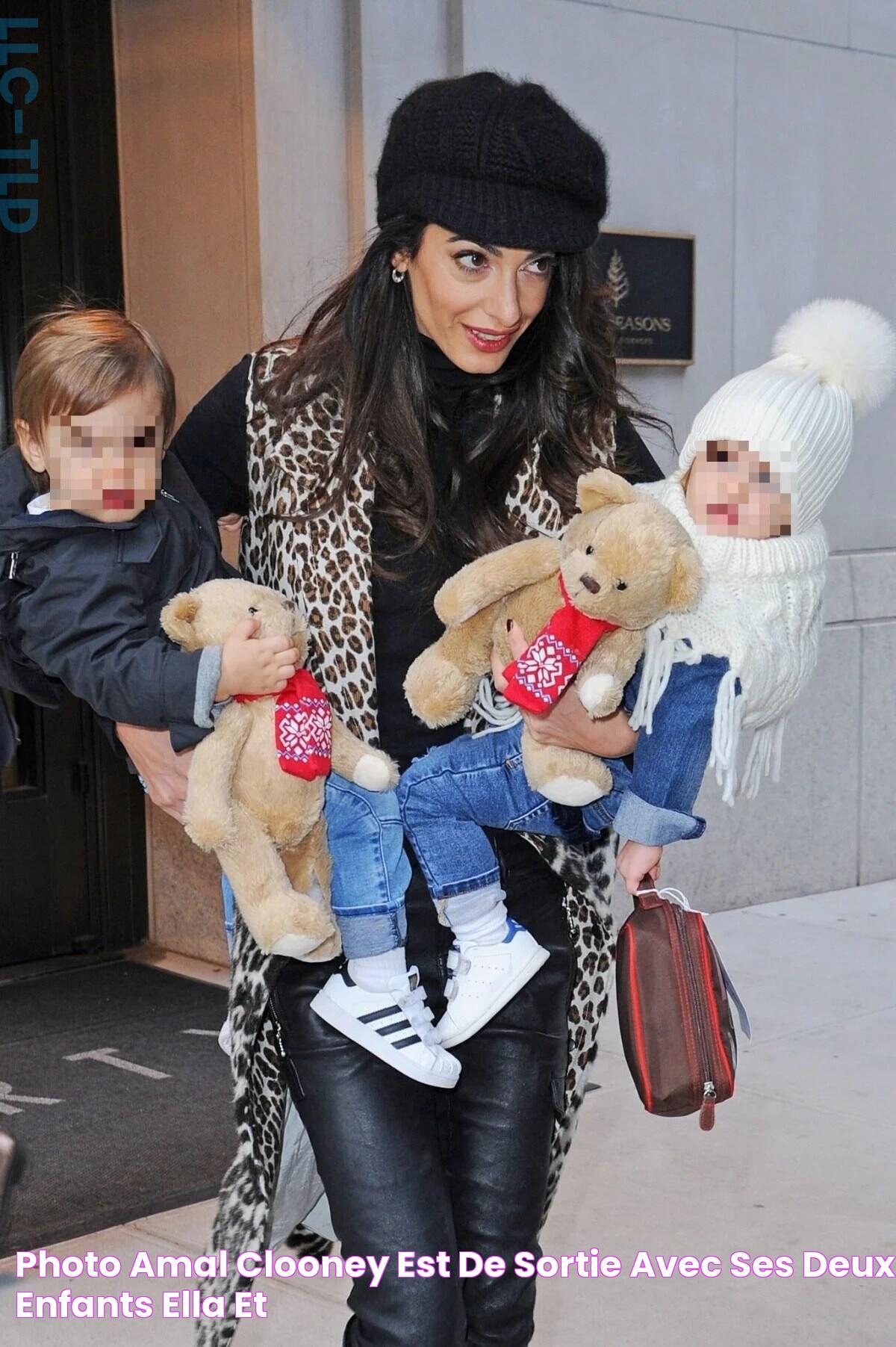 Photo Amal Clooney est de sortie avec ses deux enfants Ella et