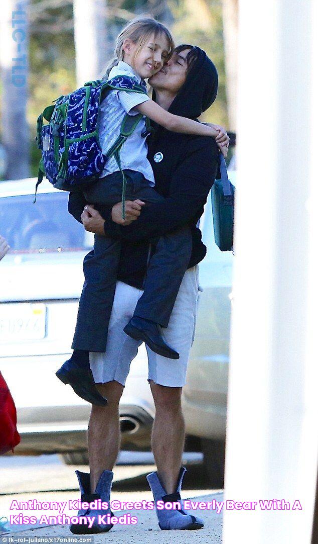 Anthony Kiedis greets son Everly Bear with a kiss Anthony kiedis