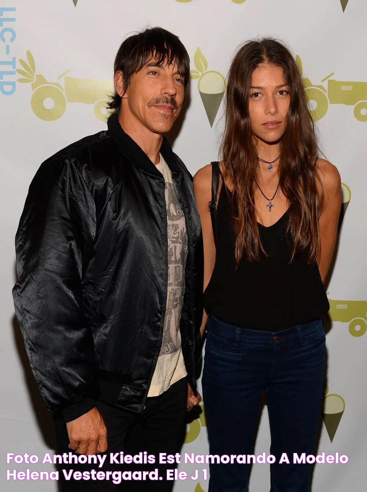 Foto Anthony Kiedis está namorando a modelo Helena Vestergaard. Ele já