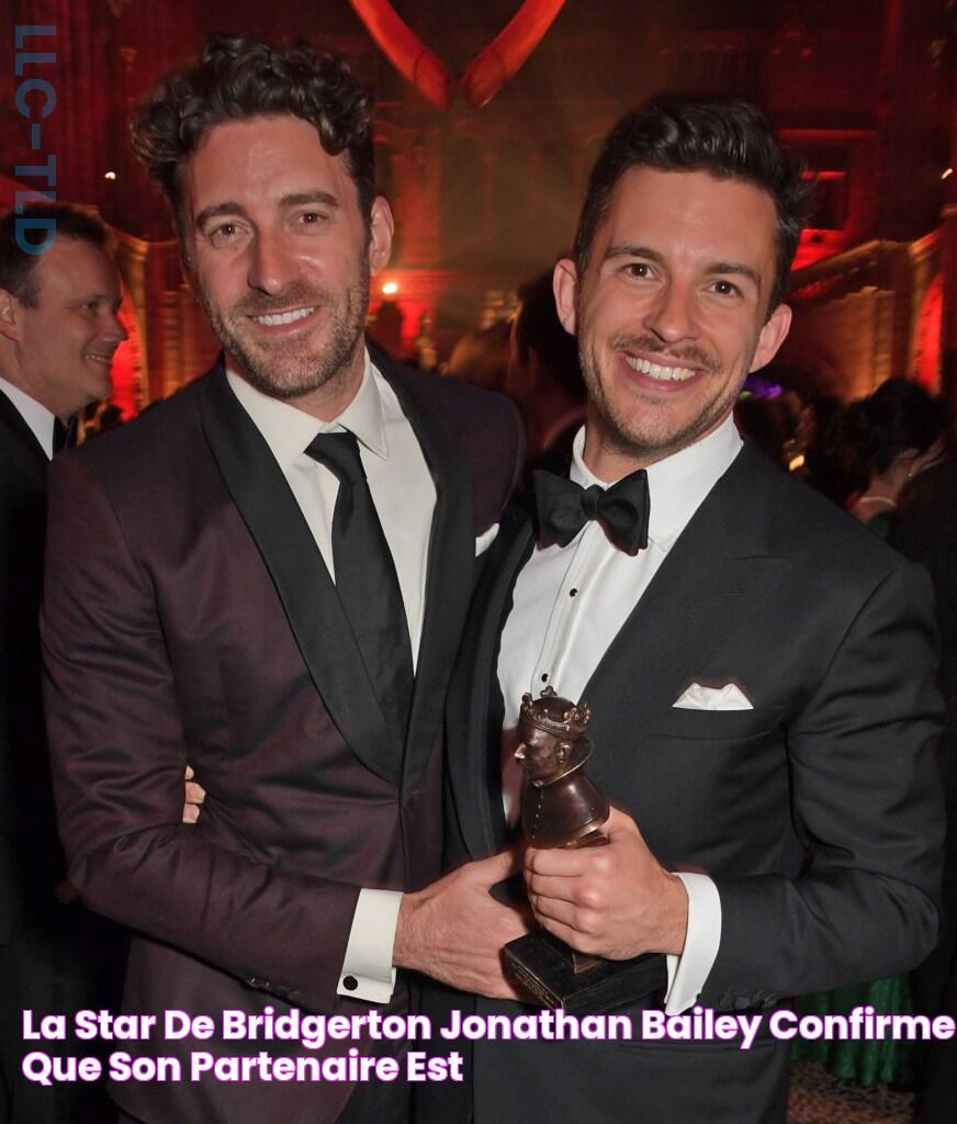 La star de Bridgerton, Jonathan Bailey, confirme que son partenaire est