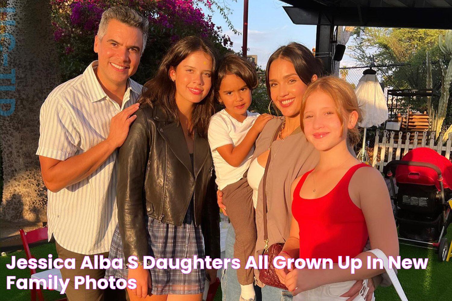 Jessica Alba's Daughters All Grown Up in New Family Photos