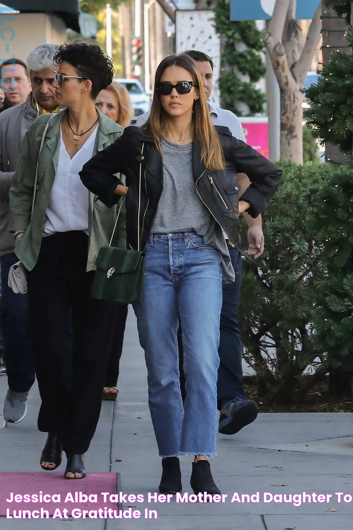 Jessica Alba takes her mother and daughter to lunch at Gratitude in