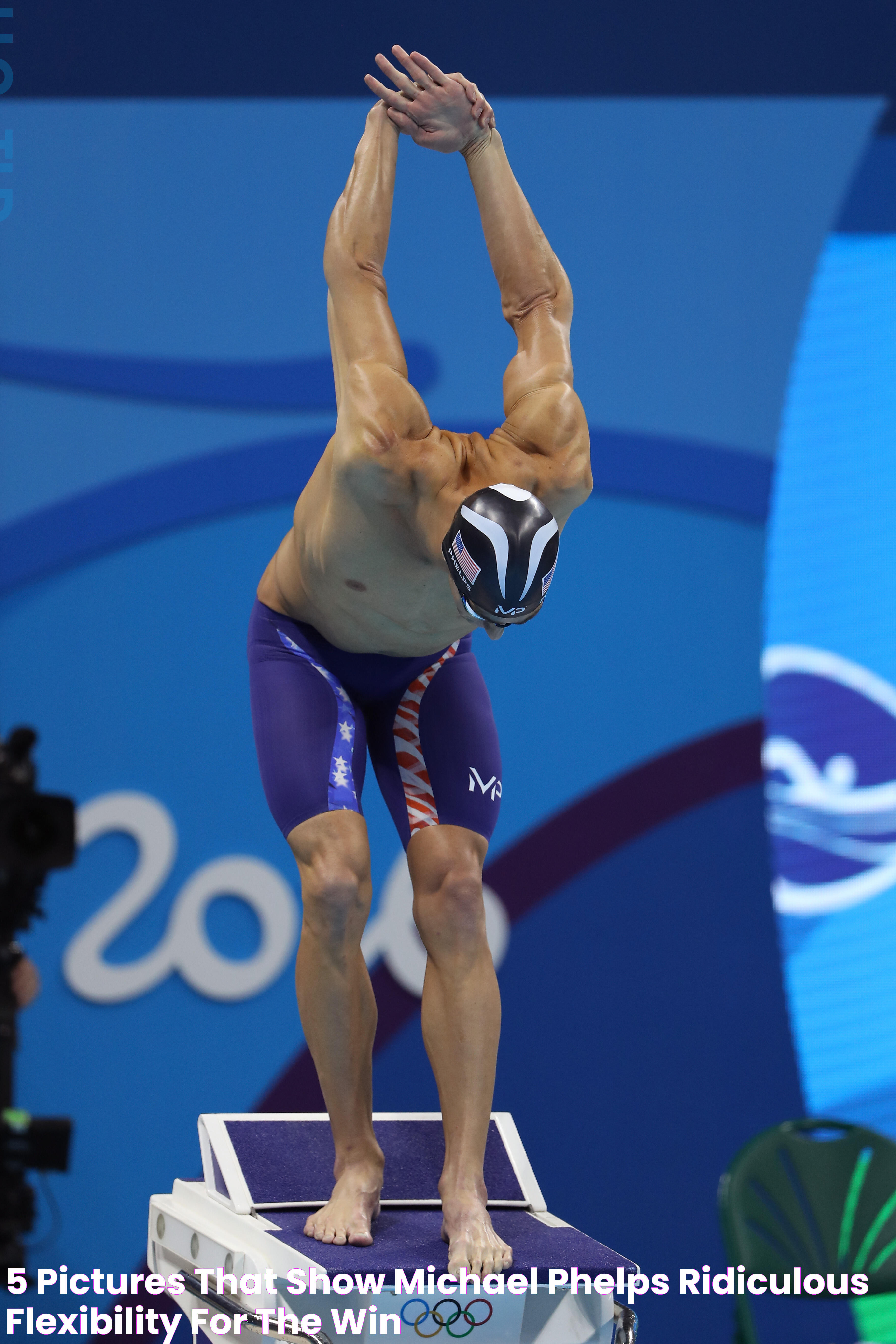 5 pictures that show Michael Phelps’ ridiculous flexibility For The Win