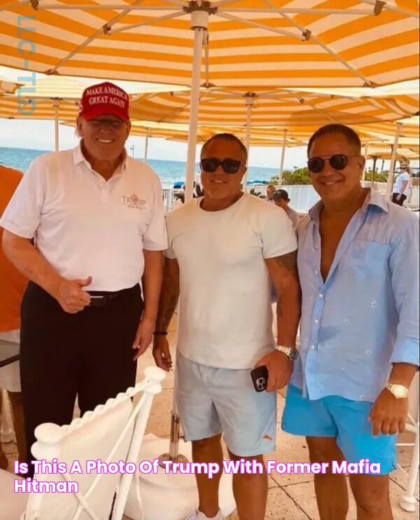 Is This a Photo of Trump With Former Mafia Hitman?