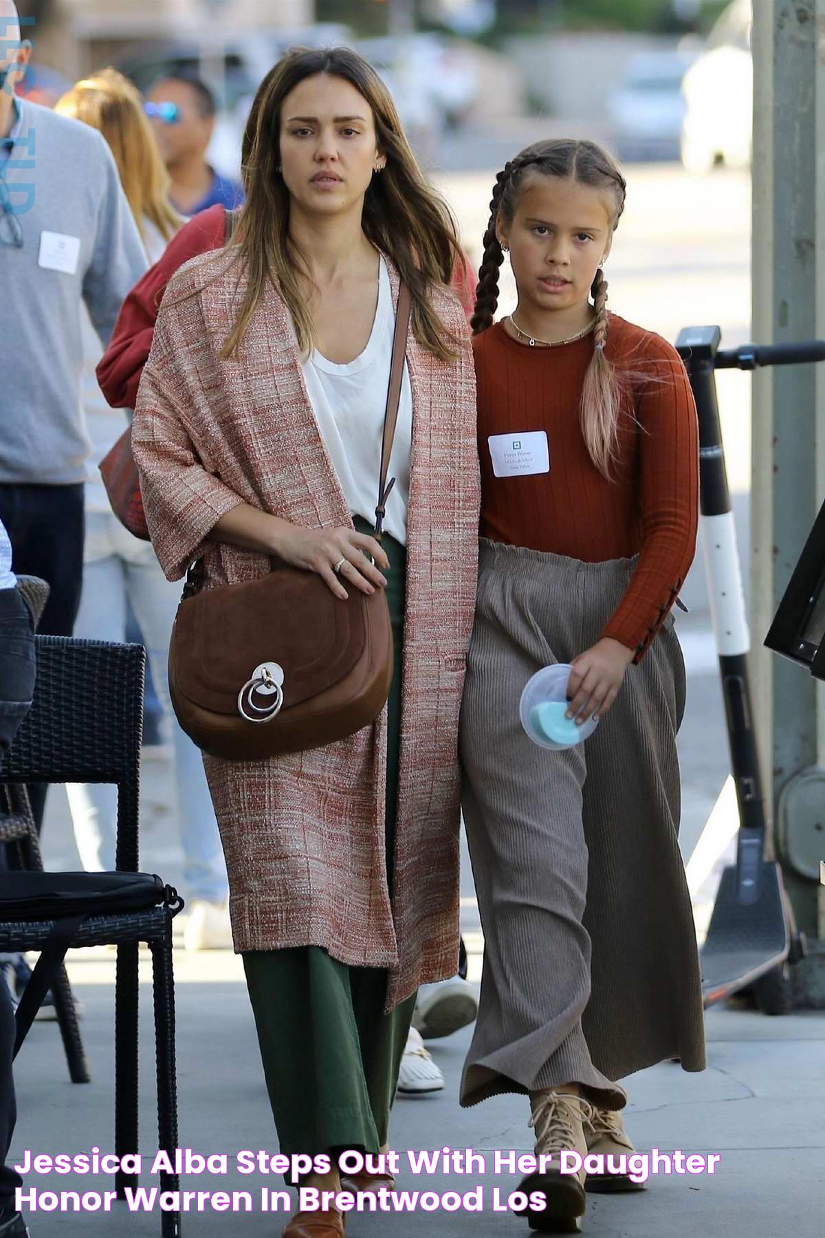 Jessica Alba steps out with her daughter Honor Warren in Brentwood, Los