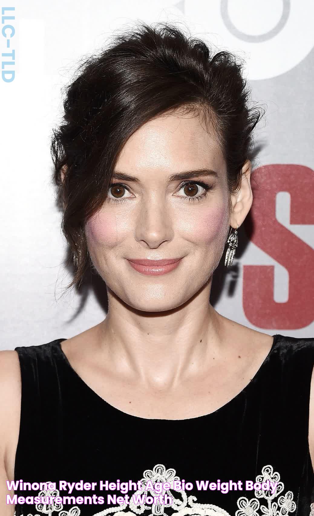 Winona Ryder Height, Age, Bio, Weight, Body Measurements, Net Worth