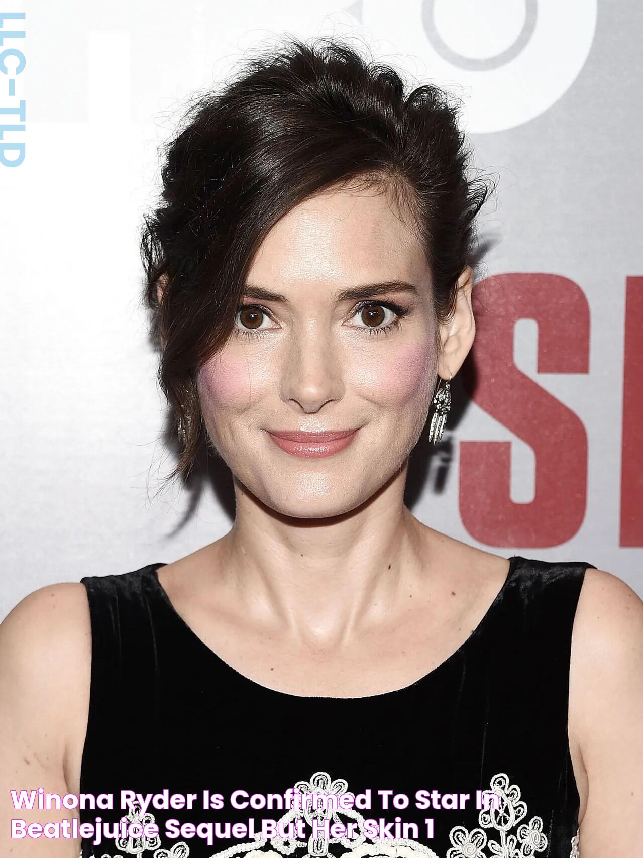 Winona Ryder Is Confirmed to Star in Beatlejuice Sequel???but Her Skin