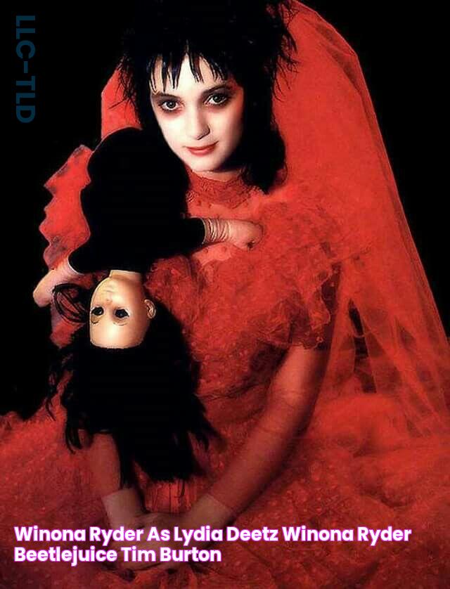 Winona Ryder as Lydia Deetz Winona ryder beetlejuice, Tim burton