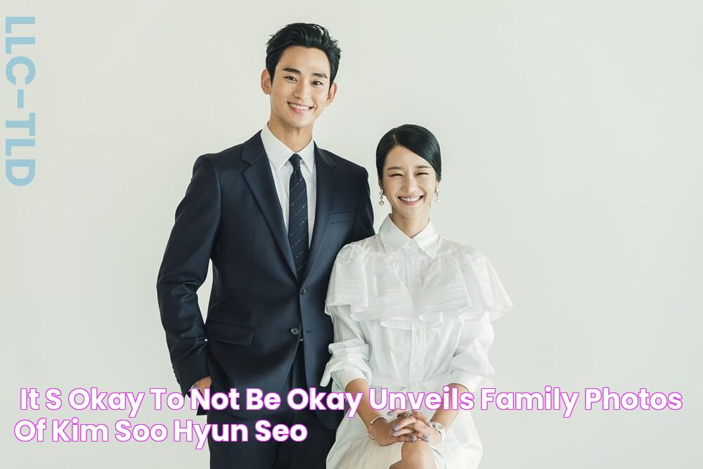 “It’s Okay To Not Be Okay” Unveils Family Photos Of Kim Soo Hyun, Seo