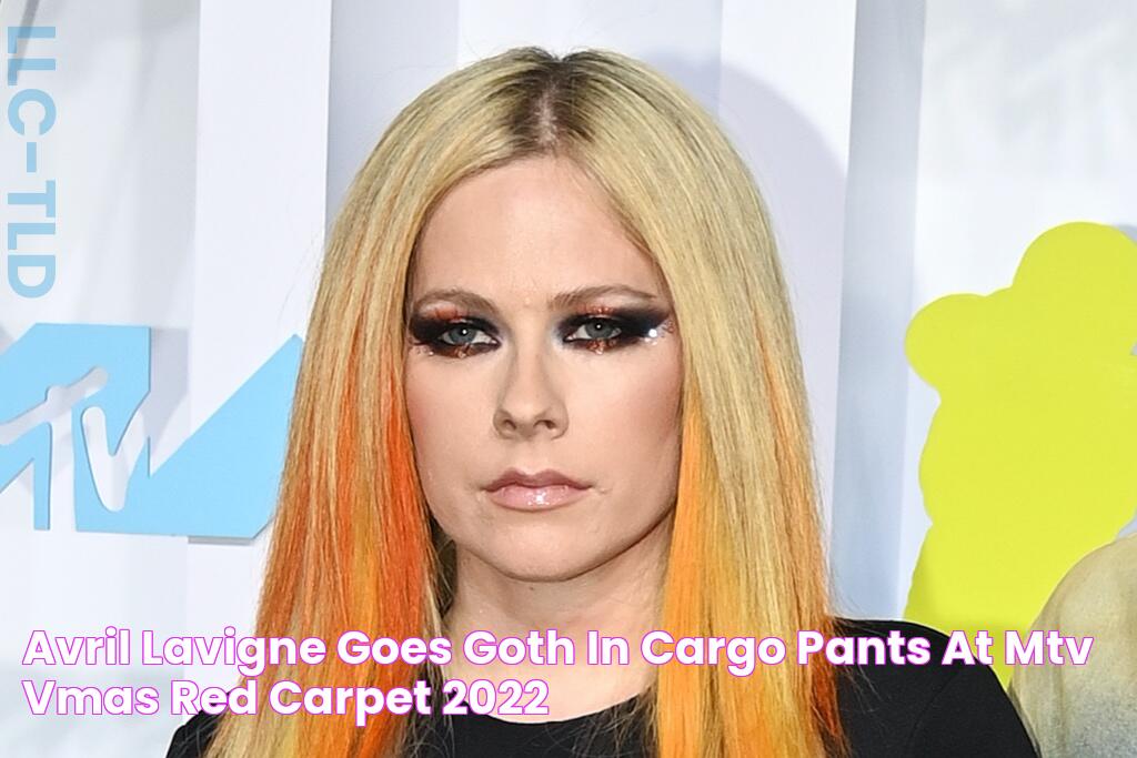 Avril Lavigne Goes Goth in Cargo Pants at MTV VMAs Red Carpet 2022